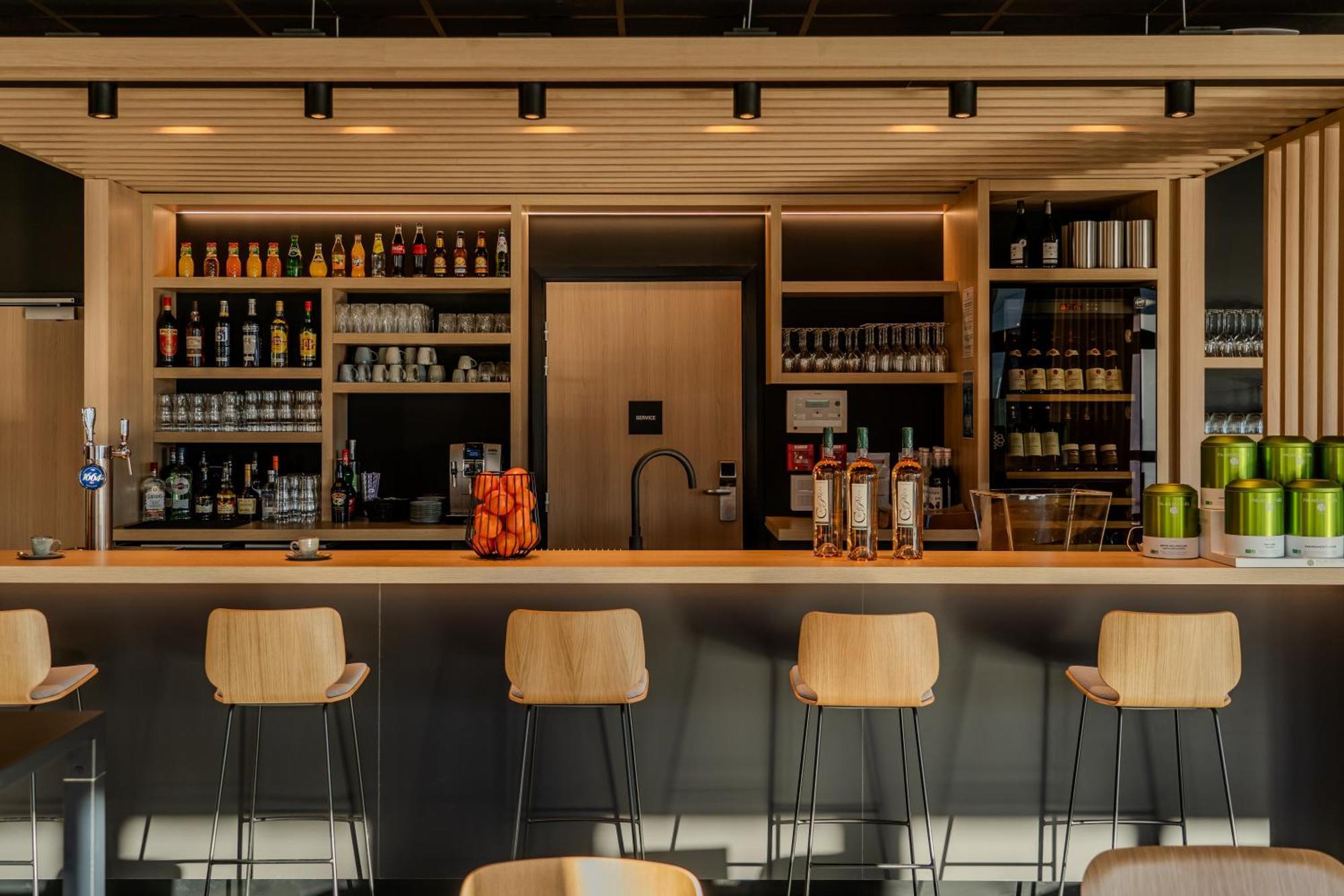 Ibis Saint Paul Trois Chateaux ภายนอก รูปภาพ
