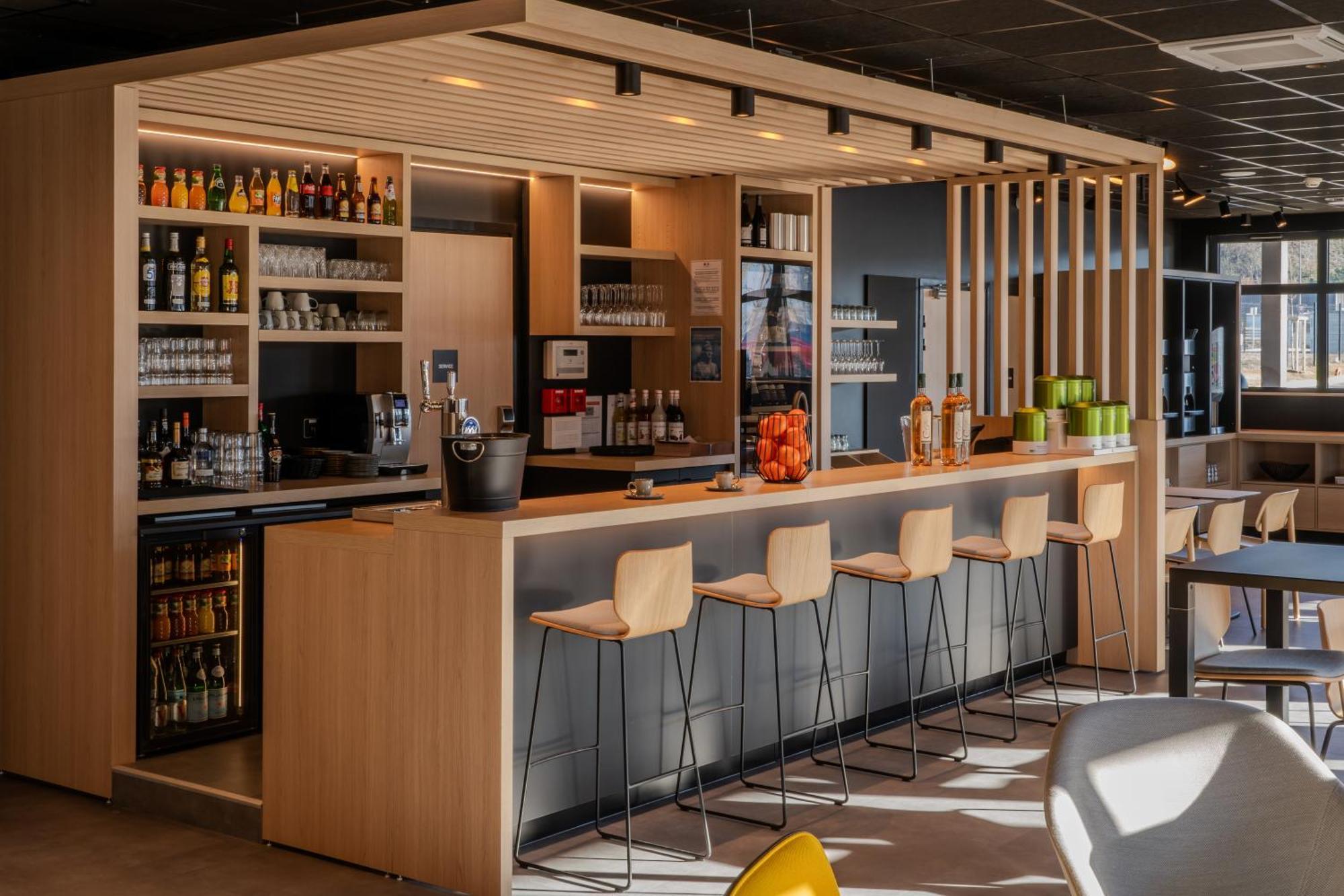 Ibis Saint Paul Trois Chateaux ภายนอก รูปภาพ