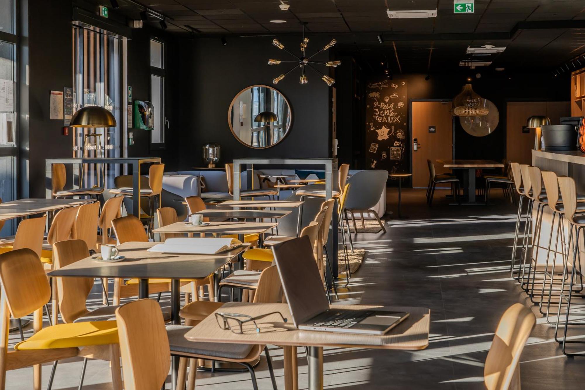 Ibis Saint Paul Trois Chateaux ภายนอก รูปภาพ