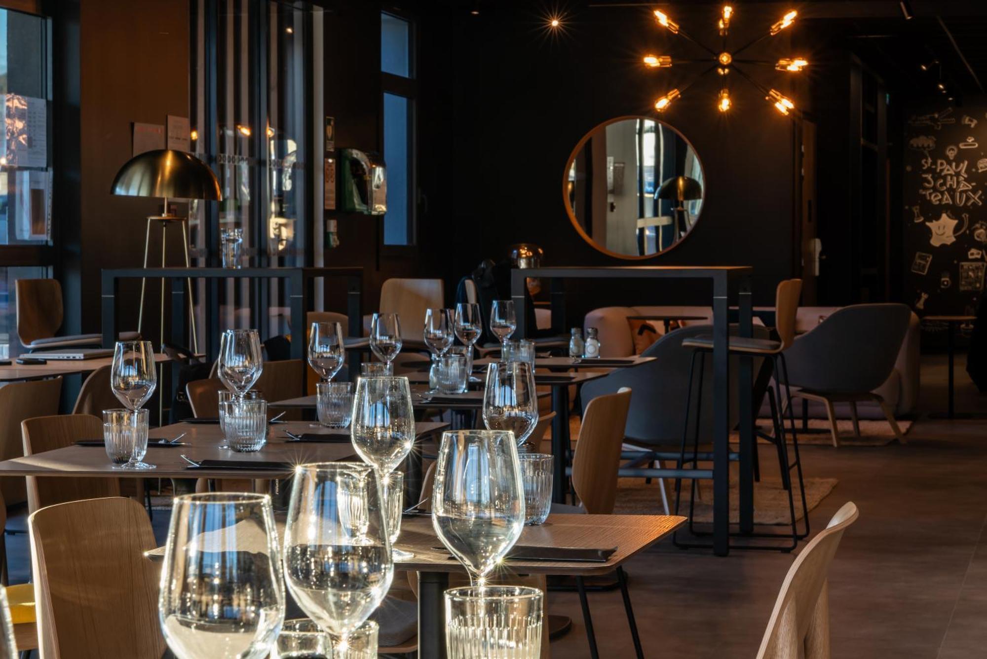 Ibis Saint Paul Trois Chateaux ภายนอก รูปภาพ