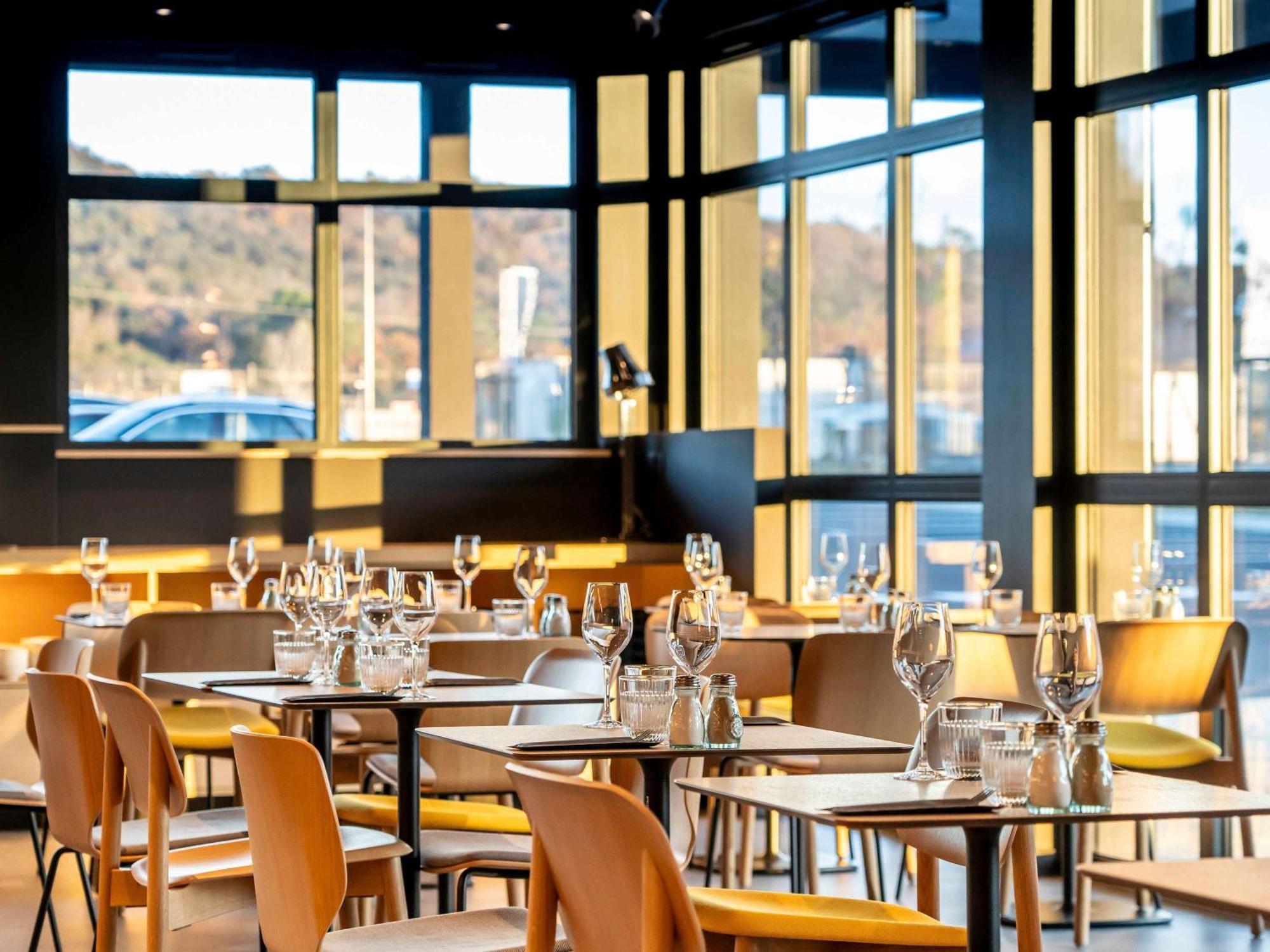 Ibis Saint Paul Trois Chateaux ภายนอก รูปภาพ